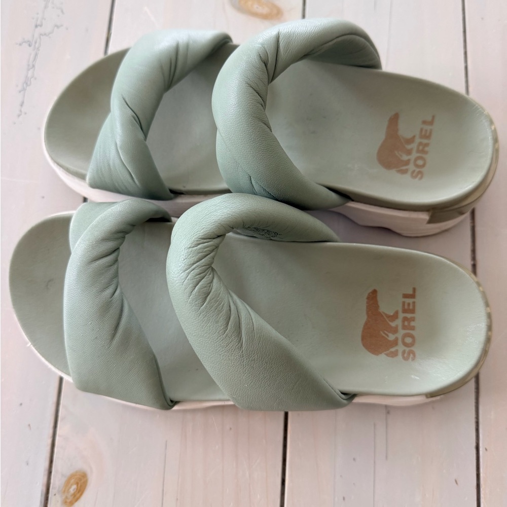 Sorel Women'’s Viibe Twist Green Sandals - Picture 2 of 5